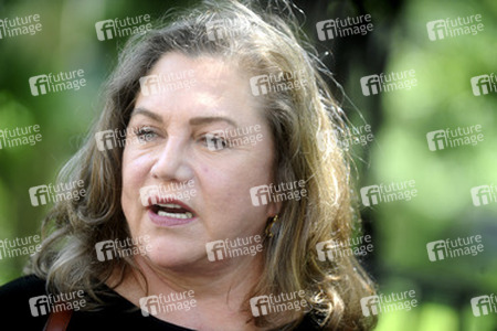 Kathleen Turner wirbt für Meals on Wheels