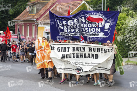 Gegen Lager, Asylgesetz und Nazibanden Demo in Berlin