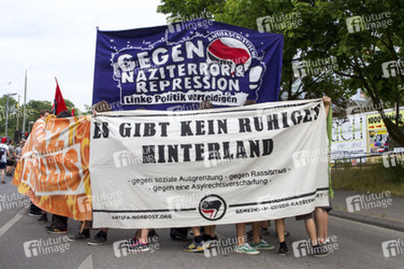 Gegen Lager, Asylgesetz und Nazibanden Demo in Berlin