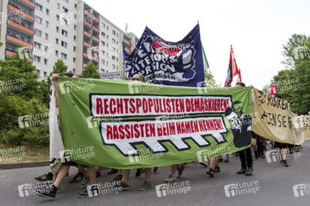 Gegen Lager, Asylgesetz und Nazibanden Demo in Berlin