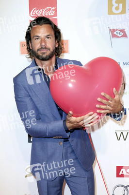 Charity Gala 'Das kleine Herz im Zentrum' in Hamburg