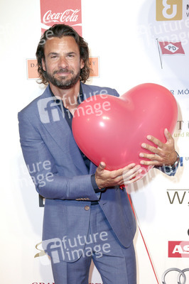 Charity Gala 'Das kleine Herz im Zentrum' in Hamburg