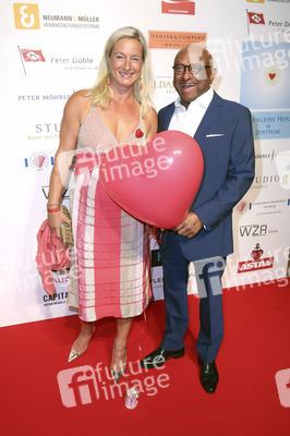 Charity Gala 'Das kleine Herz im Zentrum' in Hamburg