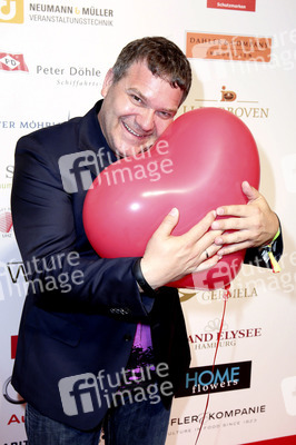 Charity Gala 'Das kleine Herz im Zentrum' in Hamburg