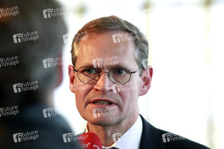 Pressekonferenz zur Vorstellung einer neuen Intendanz für die Staatsoper im Schiller Theater in Berlin