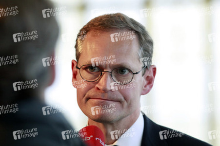 Pressekonferenz zur Vorstellung einer neuen Intendanz für die Staatsoper im Schiller Theater in Berlin