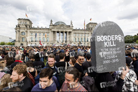 Die Toten kommen! - Der Marsch der Unentschlossenen in Berlin