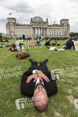 Die Toten kommen! - Der Marsch der Unentschlossenen in Berlin