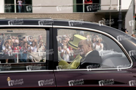 Queen Elisabeth II. besucht das Brandenburger Tor