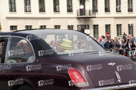 Queen Elisabeth II. besucht das Brandenburger Tor