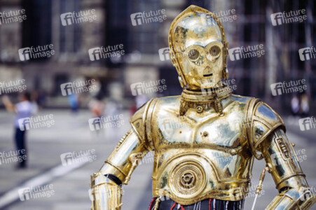 C-3PO und R2-D2 am Kölner Dom