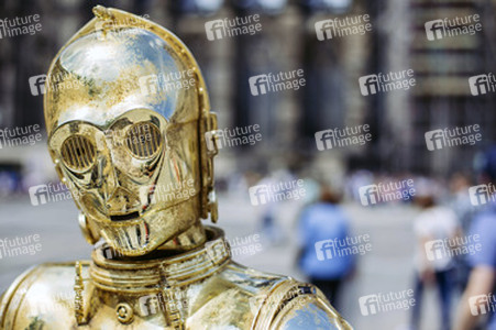 C-3PO und R2-D2 am Kölner Dom
