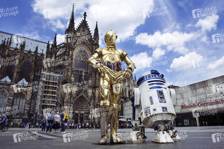 C-3PO und R2-D2 am Kölner Dom