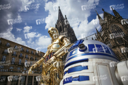 C-3PO und R2-D2 am Kölner Dom