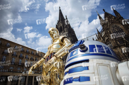 C-3PO und R2-D2 am Kölner Dom
