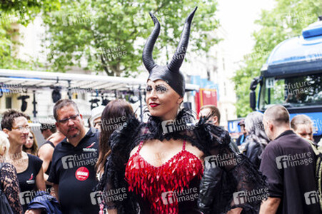 Parade zum 37. Christopher Street Day in Berlin