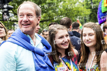 Parade zum 37. Christopher Street Day in Berlin