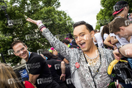 Parade zum 37. Christopher Street Day in Berlin