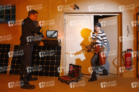 WORKING ART: Sicherheitstechniker /  Electronic Security Technician Bodypainting