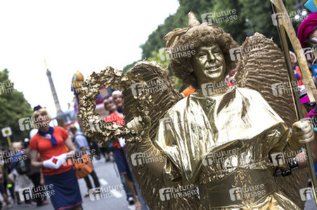 Parade zum 37. Christopher Street Day in Berlin