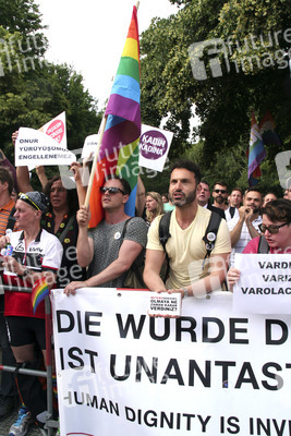 Protest vor der Türkischen Botschaft in Berlin