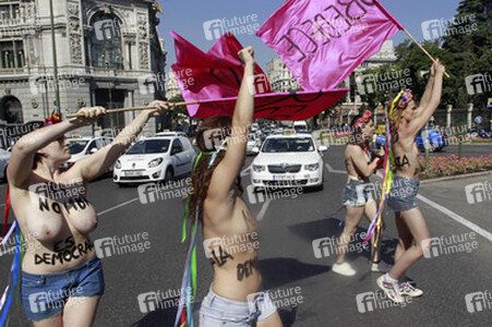 Femen Protest gegen das Knebelgesetz  'Ley Mordaza' in Madrid