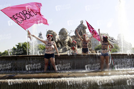 Femen Protest gegen das Knebelgesetz  'Ley Mordaza' in Madrid