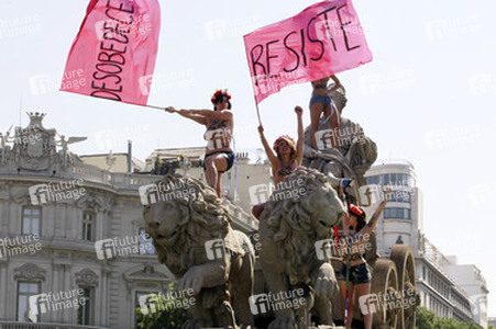 Femen Protest gegen das Knebelgesetz  'Ley Mordaza' in Madrid
