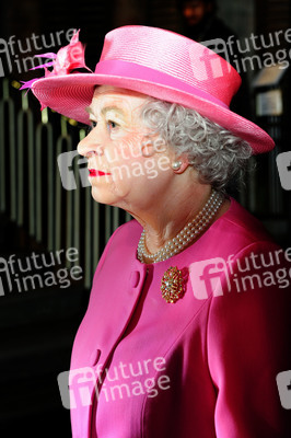 Präsentation der Queen Elisabeth Wachsfigur in Hamburg