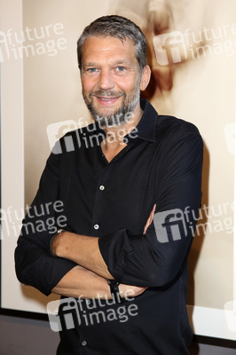 Vernissage 'creep' von Kai Wiesinger in Berlin