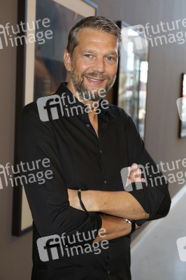 Vernissage 'creep' von Kai Wiesinger in Berlin