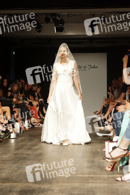 Kauffeld & Jahn Couture Fashion Show auf der Berlin Fashion Week Spring/Summer 2016