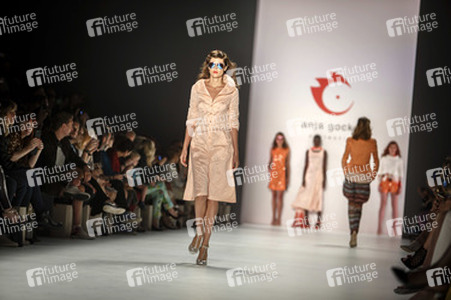Anja Gockel Fashion Show auf der Mercedes-Benz Week Spring/Summer 2016