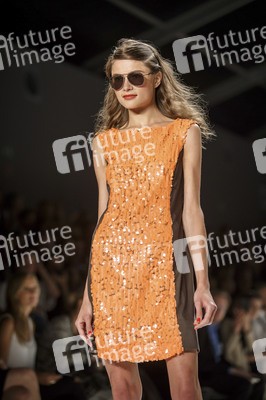 Anja Gockel Fashion Show auf der Mercedes-Benz Week Spring/Summer 2016