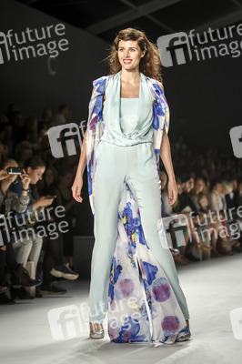 Anja Gockel Fashion Show auf der Mercedes-Benz Week Spring/Summer 2016