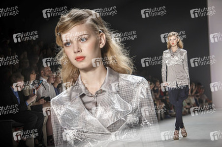 Anja Gockel Fashion Show auf der Mercedes-Benz Week Spring/Summer 2016