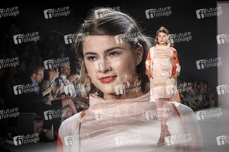 Anja Gockel Fashion Show auf der Mercedes-Benz Week Spring/Summer 2016