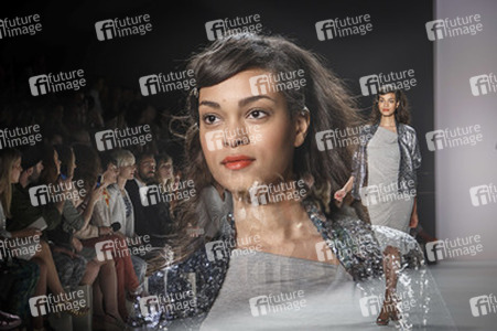 Anja Gockel Fashion Show auf der Mercedes-Benz Week Spring/Summer 2016