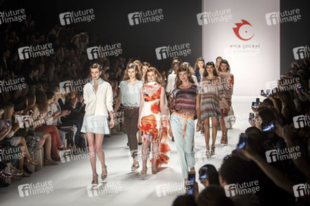 Anja Gockel Fashion Show auf der Mercedes-Benz Week Spring/Summer 2016