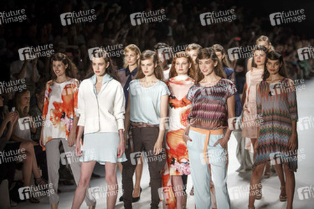 Anja Gockel Fashion Show auf der Mercedes-Benz Week Spring/Summer 2016
