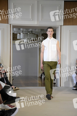 Hien Le Fashion Show auf der Berlin Fashion Week Spring/Summer 2016