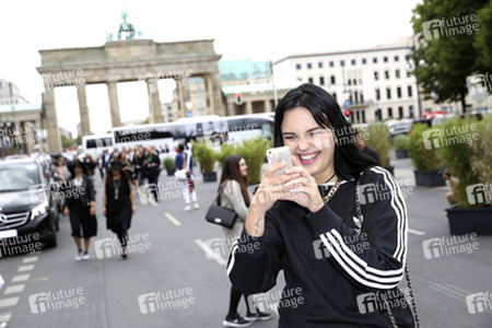 Barre Noire Fashion Show auf der Mercedes-Benz Fashion Week Spring/Summer 2016