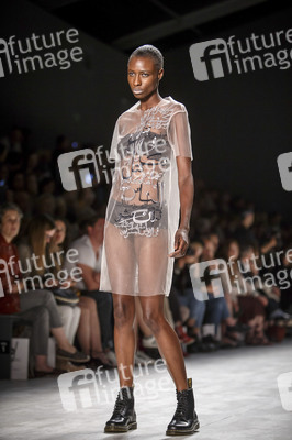 Designer for Tomorrow Fashion Show auf der Mercedes-Benz Week Spring/Summer 2016