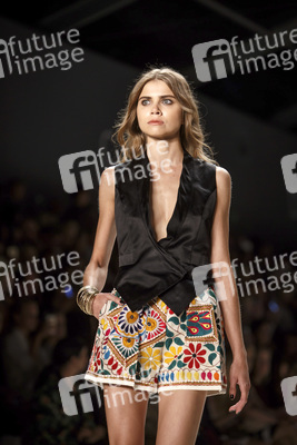 Dimitri Fashion Show auf der Mercedes-Benz Fashion Week Spring/Summer 2016