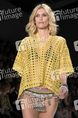 Dimitri Fashion Show auf der Mercedes-Benz Fashion Week Spring/Summer 2016