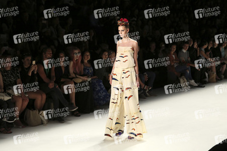 Rebekka Ruetz Fashion Show auf der Mercedes-Benz Fashion Week Spring/Summer 2016