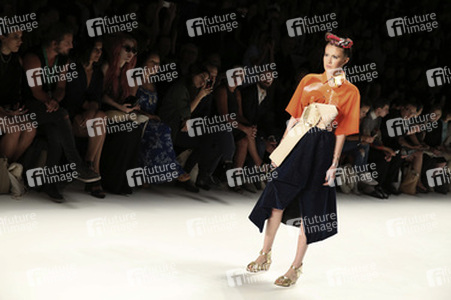 Rebekka Ruetz Fashion Show auf der Mercedes-Benz Fashion Week Spring/Summer 2016