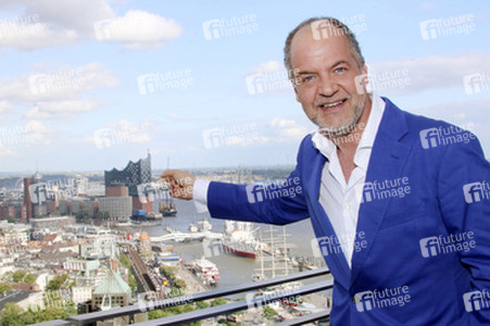Marek Erhardt bei der Vorstellung des neuen Helbing Aquavits in Hamburg