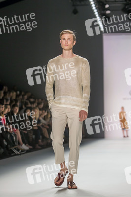 Shai Shalom Fashion Show auf der Mercedes-Benz Fashion Week Spring/Summer 2016