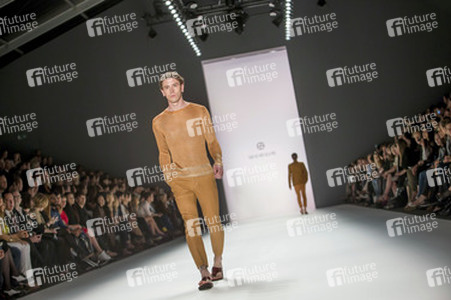 Shai Shalom Fashion Show auf der Mercedes-Benz Fashion Week Spring/Summer 2016